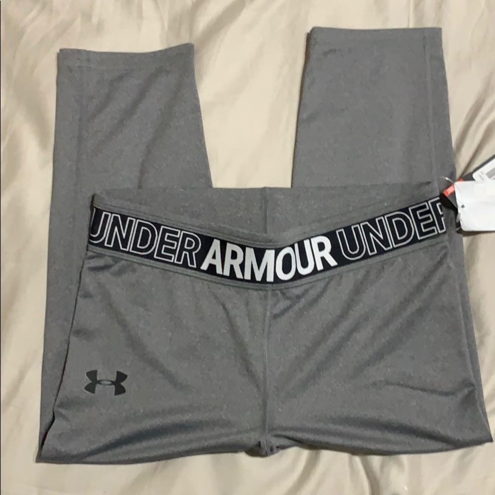 Girls Under Armour Capri - Size YLG (Yourh LG)